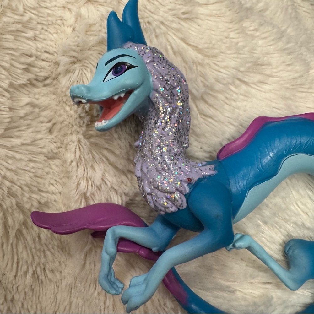 Disney Raya the Last Dragon PVC Toy Glittery Hair Cake Topper 4.5” - Picture 3 of 3